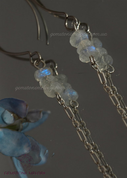 сережки с місячним каменем