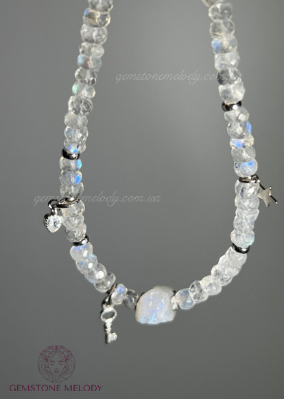 Браслет з місячним каменем та сріблом