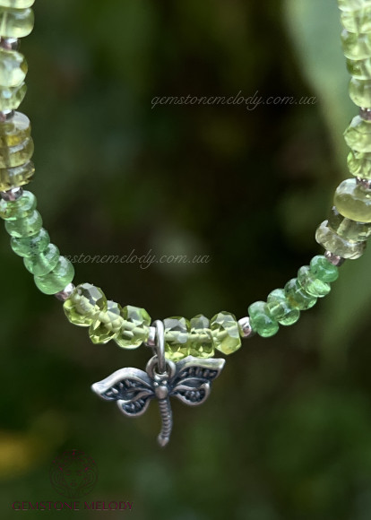 Браслет з натуральних зелених каменів Браслет з натуральних зелених каменів