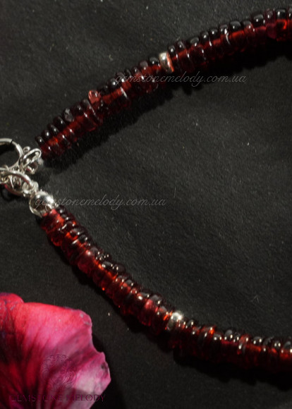 Браслет з гранатом