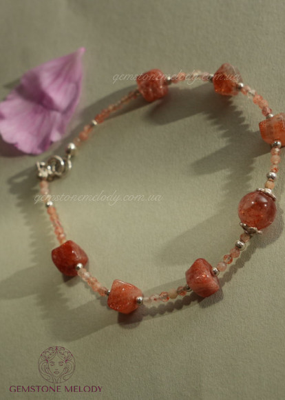 Браслет з сонячного каменя