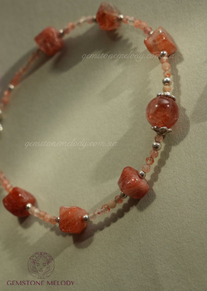 Браслет з сонячного каменя