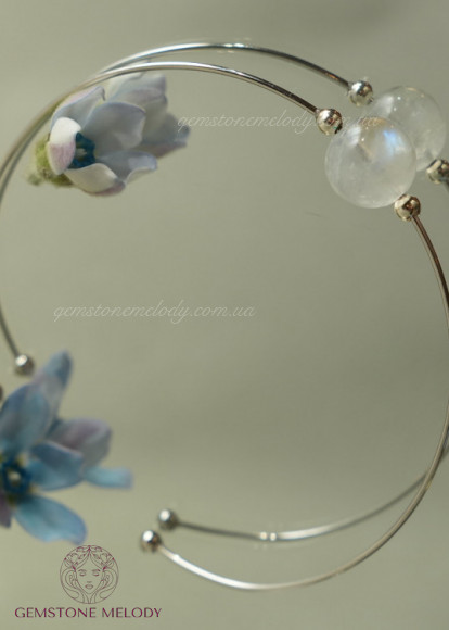 Мінімалістичний браслет дугою зі срібла 