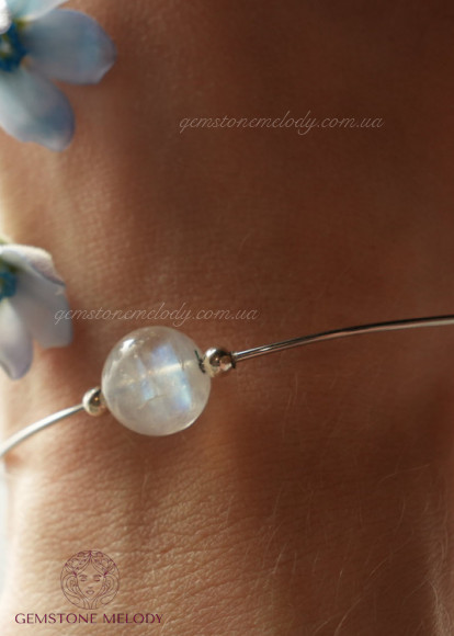 Мінімалістичний браслет дугою зі срібла 