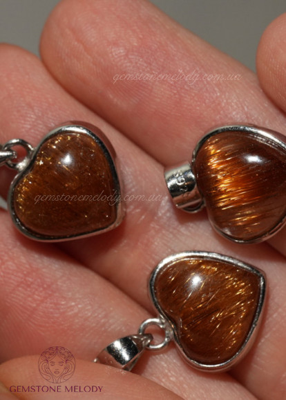 Підвіска у формі серця з рутиловим кварцем