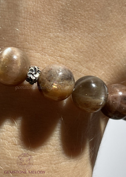 Браслет з коричнево-сірим сонячним каменем