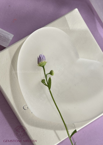 Серце з селеніту