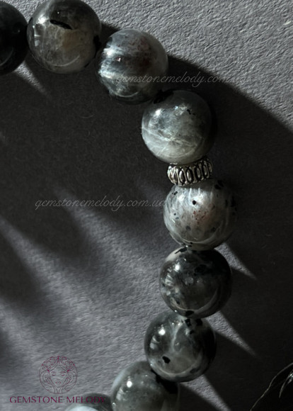 Браслет з чорним сонячним каменем