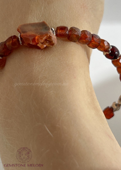 Браслет з гранату, і вставками мінералів