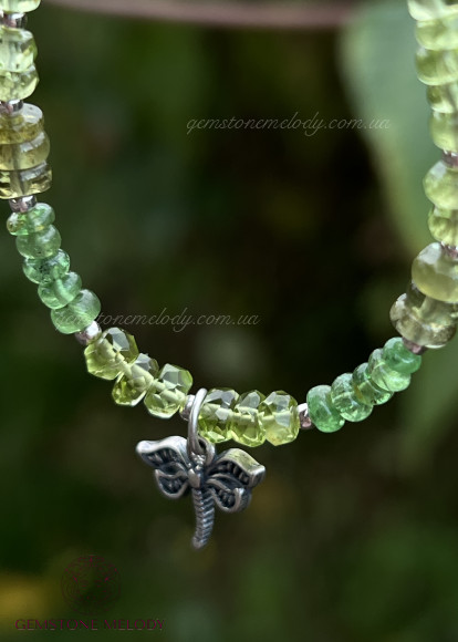 Браслет з натуральних зелених каменів Браслет з натуральних зелених каменів